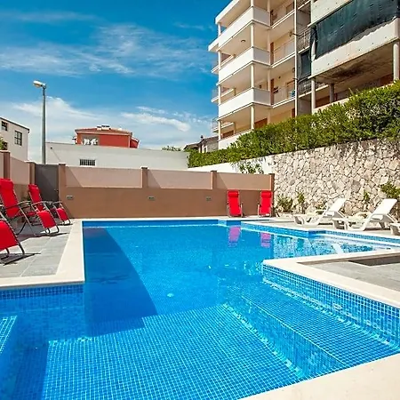 Kolar 4*