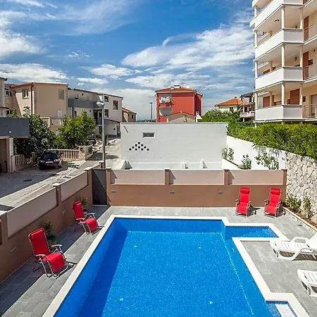 Kolar 4*