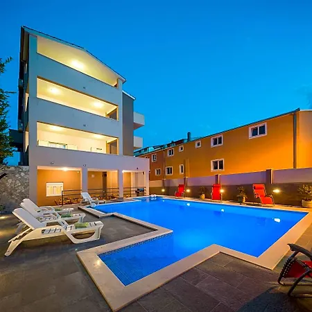 Kolar 4*